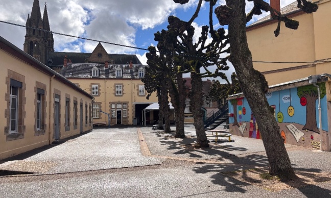 Non à la fermeture de classe pour l’école Jean Moulin