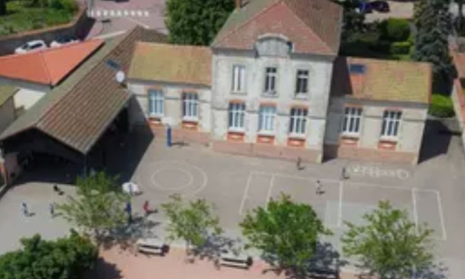 Non à la fermeture de classe à st Symphorien de Lay !