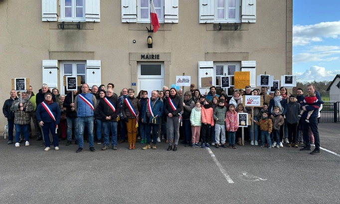 Non à la fermeture de nos classes !