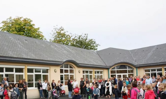 Non à la fermeture de deux classes à l'école d'Isigny-sur-Mer