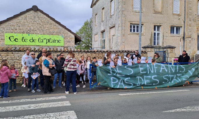 PÉTITION URGENTE : NOUS REFUSONS LA FERMETURE D’UNE CLASSE À L’ÉCOLE ÉLÉMENTAIRE DE VILLIE