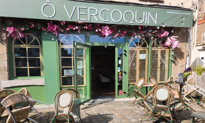 Pour autoriser les animations musicales du Vercoquin devant son bar à Avranches
