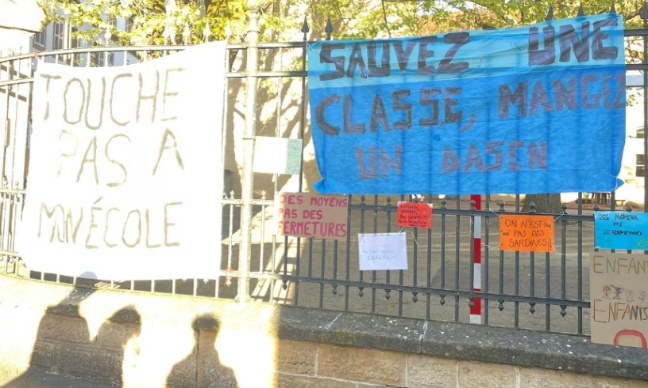 NON aux fermetures de classes