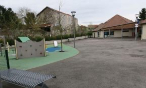 Non à la fermeture d'une classe à l'école de Sammeron