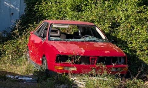 Pour récupérer cetteAudi 80/S2 abandonné