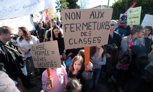 Non à la fermeture d'une classe maternelle des Jasmins 2 à Grasse