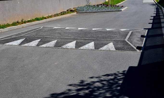 Participez au placement d'un ou de deux ralentisseurs rue des Foss&eacute;s sous le S&eacute;minaire, 63100 Clermont-Ferrant