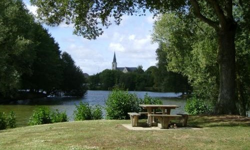 Contestation d’un projet de construction de salle Multifonctions au plan d'eau du Murier