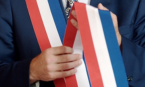 Assez des privilèges de nos élus !