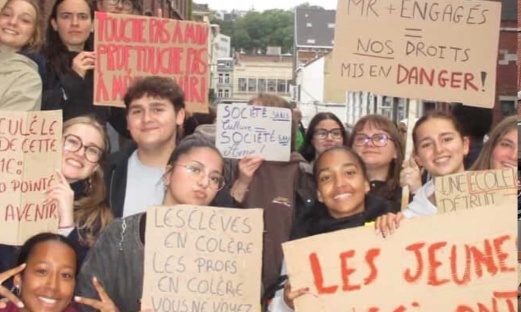 Students Attacks : défendons notre éducation :contre les réformes de la FWB
