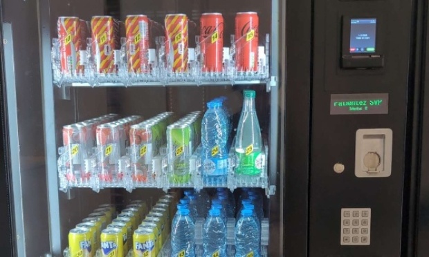 Des bières au distributeur automatique