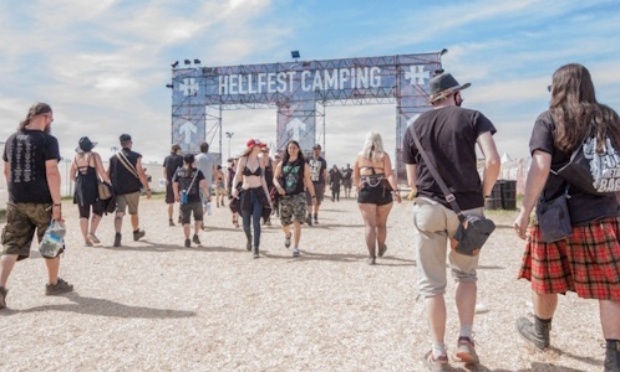 NON au déplacement du camping du Hellfest