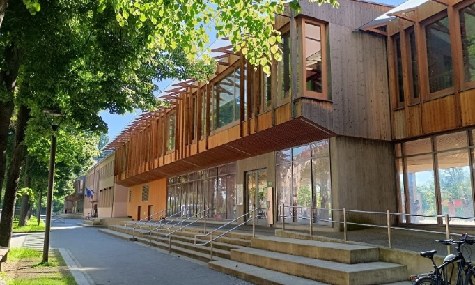 Maintenons les postes permanents de l'équipe périscolaire de l'école Rhin