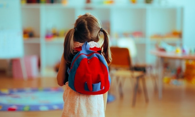 Pour le maintien de Madame Laura Bourdeau à l'école maternelle du centre de Champagne-sur-Oise
