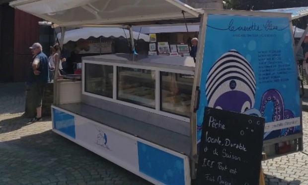 Pétition pour un emplacement pérenne de La Crevette Bleue sur le marché du Conquet