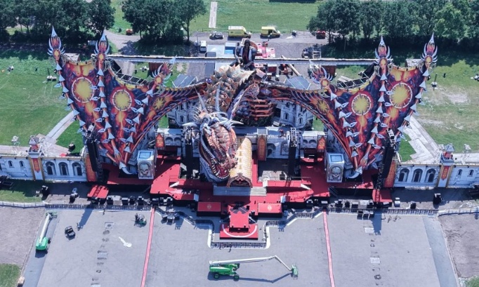 Save the Red Stage