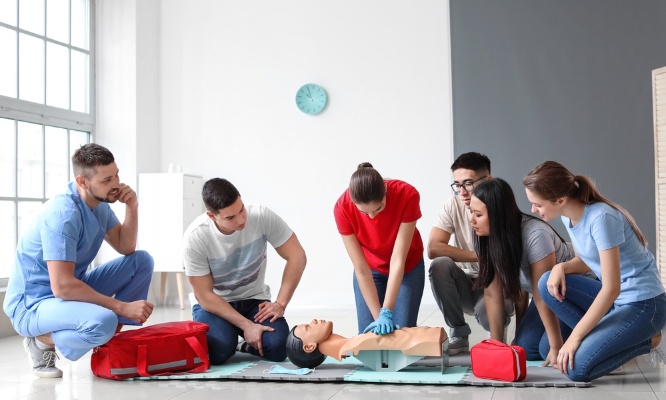Rendons les cours de premiers secours obligatoires à l’école