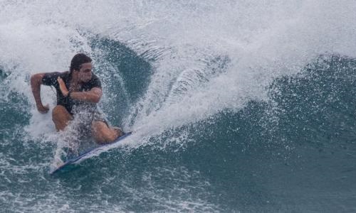Contre les filets anti-requins et la pratique des surfeurs en mer sur la Commune de Saint-Paul