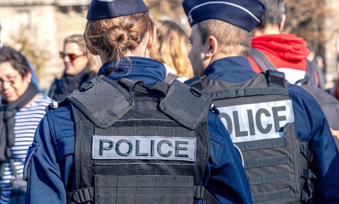 Non à l’opposition de LFI contre la loi de présomption de légitime défense des FDO et la prison à perpétuité pour les agresseurs d’enfants
