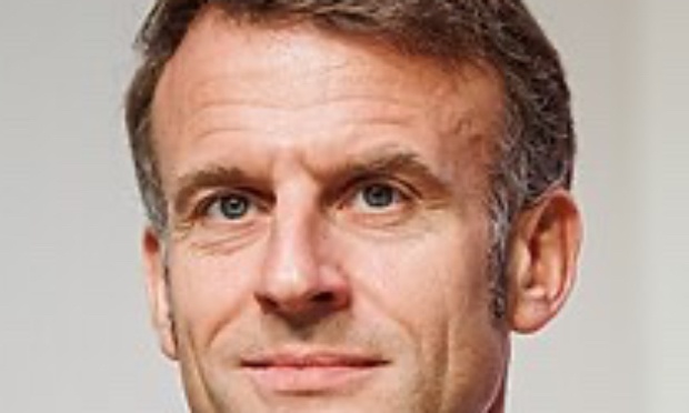 Démission immédiate de Emmanuel Macron