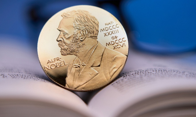 Soutien du Dr Sanduk Ruit pour le Nobel de la Paix