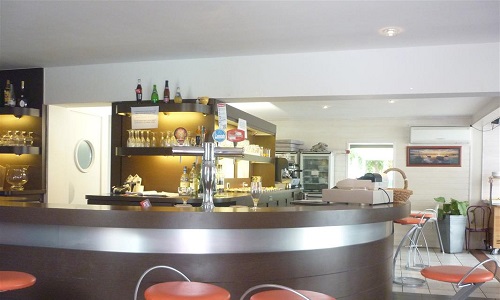 Non à la fermeture du snack la piscine !