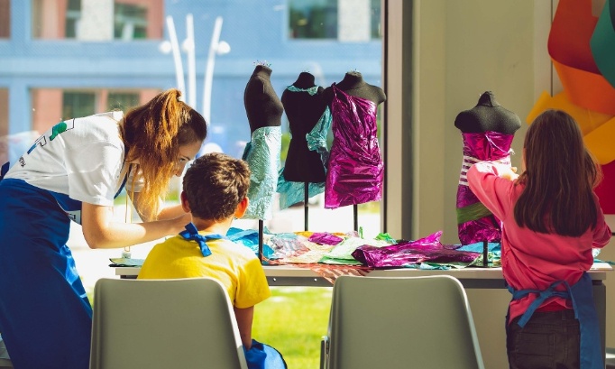 Un ATSEM dans chaque classe de grande section à Saint-Denis