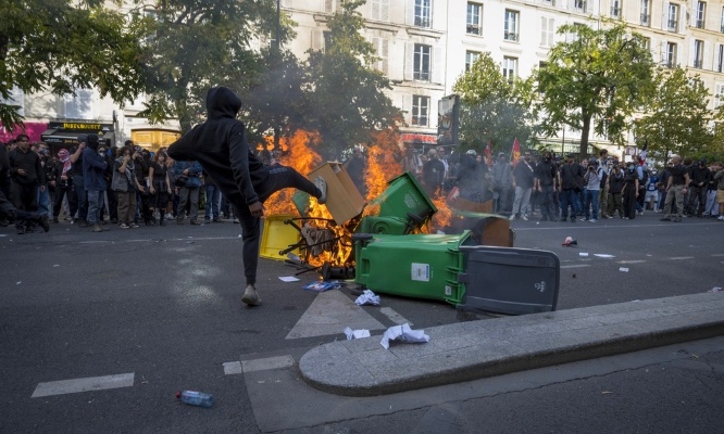Casseurs, pilleurs, incendiaires : nos imp&ocirc;ts ne doivent pas financer leur impunit&eacute; ! Exigeons le retrait de leurs aides sociales !