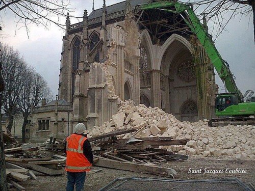 NON A LA DEMOLITION DES EGLISES !!!!!!