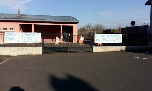 Non à la fermeture d'une classe de maternelle à Nitting