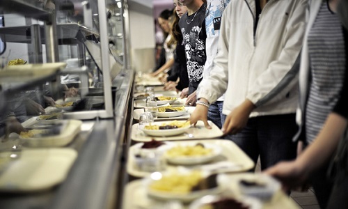 Notre cantine est menacée !