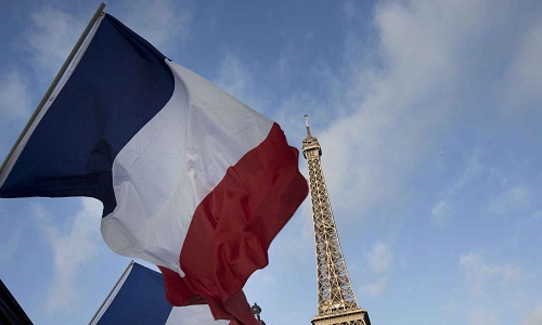 Oui aux emblèmes nationaux dans les clips de campagne présidentielle