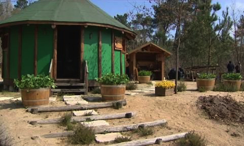 Pour laisser vivre M. Guy Belmon sur son terrain boisé