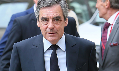 Pour que François Fillon revienne sur le devant de la scène politique