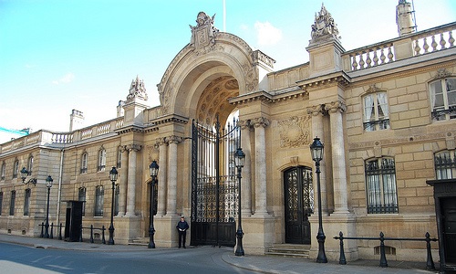 Contre la politique d'Emmanuel Macron