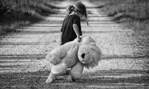 7 ans, dysphasique, retirée à sa mère pour non paiement de l'orthophoniste.