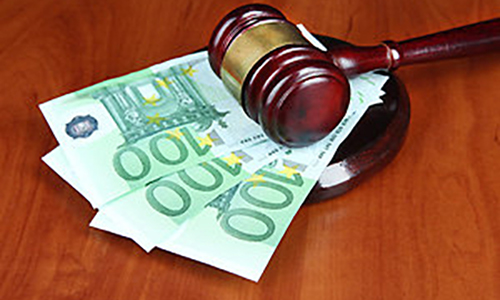 Accusé à tord par une personne qui utilise sa profession à des fins pécuniaires !