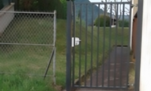 Contre l'installation d'une barrière sur un passage public piéton boÿse (Champagnole)