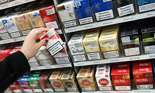 Contre le paquet de cigarettes à 10€