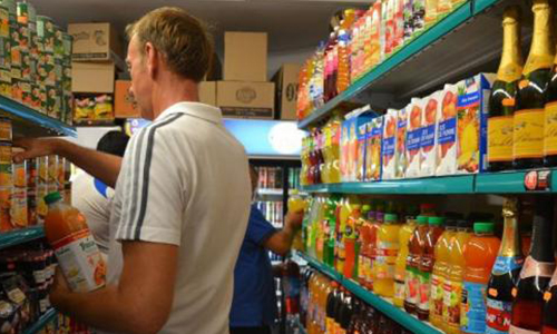 Contre l'arrêté municipal qui oblige les commerces du centre ancien de fermer à 22h