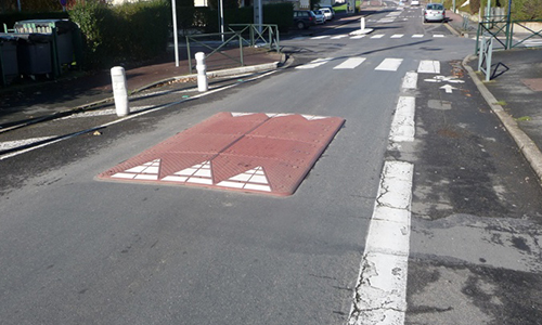 Installation de ralentisseurs dans la rue du Caurroy - (Bauvais)