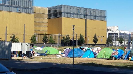 Contre l'installation d'un camp de gens de l'est dans le parc Fort Montluc et sur l'esplanade
