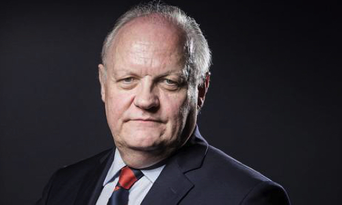 Pour qu'un grand débat soit organisé entre M. Asselineau (UPR) et un européiste sur Beur FM