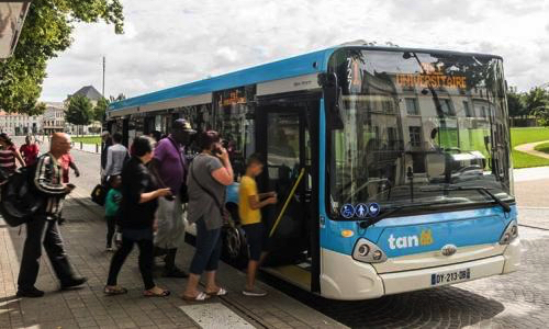 Usagers des bus de la CAN mécontents