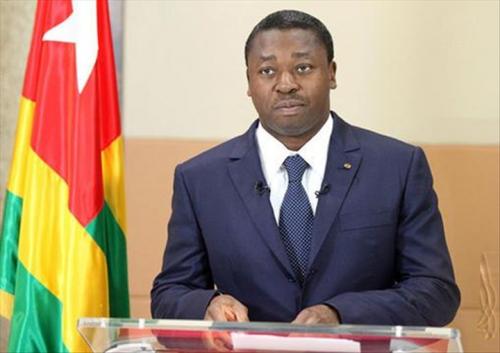 Faure GNASSINGBE quitte le pouvoir.