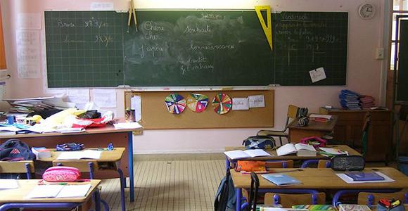 Non à la suppression de poste d'enseignante à PAUL VERLAINE