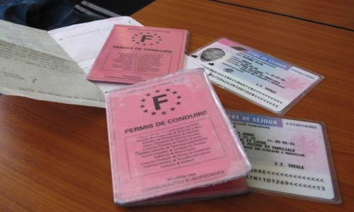 Aidez une étudiante à régulariser son titre de séjour sur le territoire français.