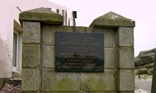 Pour une restitution de la plaque au nom du Docteur Louis Bagot à Roscoff