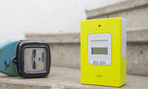 Pour une réunion publique sur les compteurs LINKY avec Enedis, la société 5com et l'association Anti-Linky.