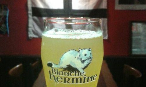 Contre la Fermeture d'un Pub Bar Breton ( BRO GOZH Breizh Pub : Gwengamp )